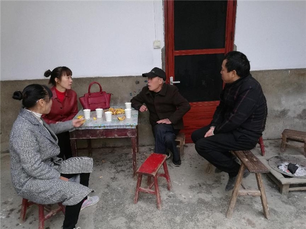 永新县禾川镇小学开展了“万师访万家，关怀暖身心”家访活动
