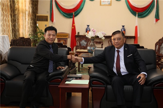马达加斯加驻华大使特邀心理专家杨文峰为该国驻华危机干预与心理健康顾问