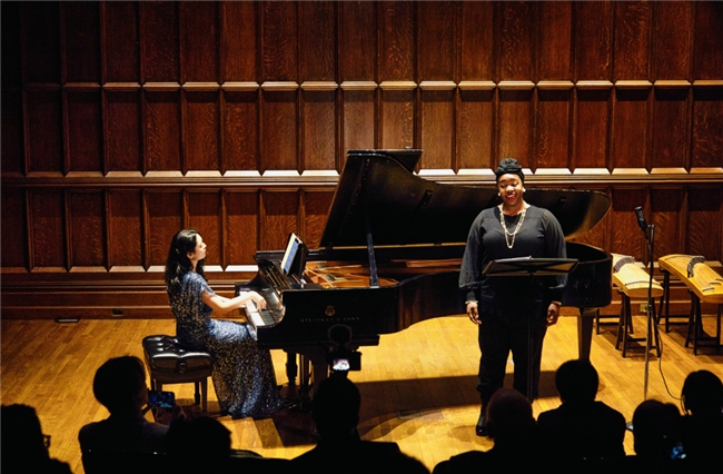 国际著名钢琴家王宸与上海爱乐乐团首次演出钢琴协奏曲《茉莉花》