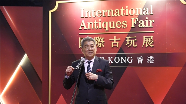 龙铭鹤现身香港国际古玩展 上演“传承与科技”的碰撞大秀