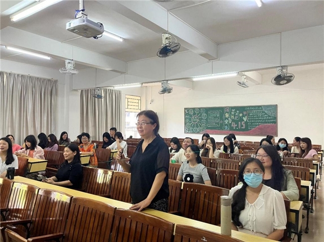 聚焦教学创新改革，推动教学质量提升——广东理工学院外国语学院举办青年教师汇报课暨教学创新评比大赛