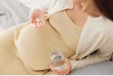 孕期缺钙怎么补：孕妇吃什么补钙？孕妇吃什么钙片比较好？