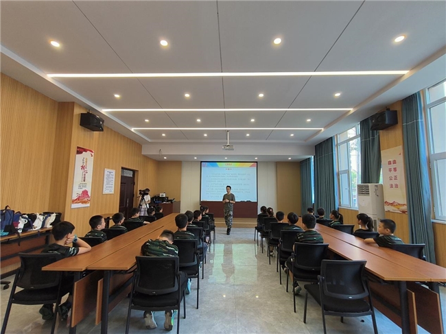 鹤壁市示范区古城街道浦江社区“国防少年 书香启智”社区夏令营正式开营