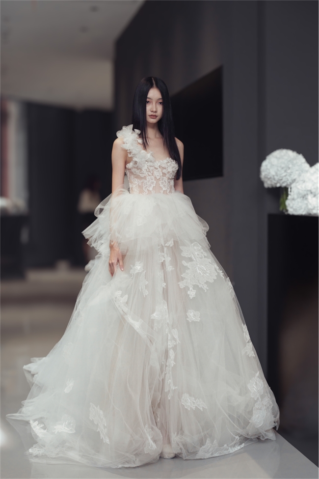 VERA WANG HAUTE 婚纱上海露香园旗舰店开业