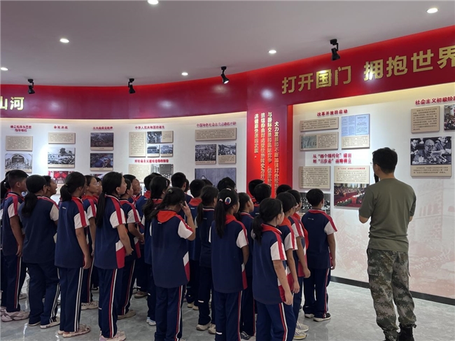 鹤壁市示范区古城街道浦江社区举办“铭记历史忆峥嵘 吾辈少年当自强”开学第一课之抗战胜利纪念日专题活动