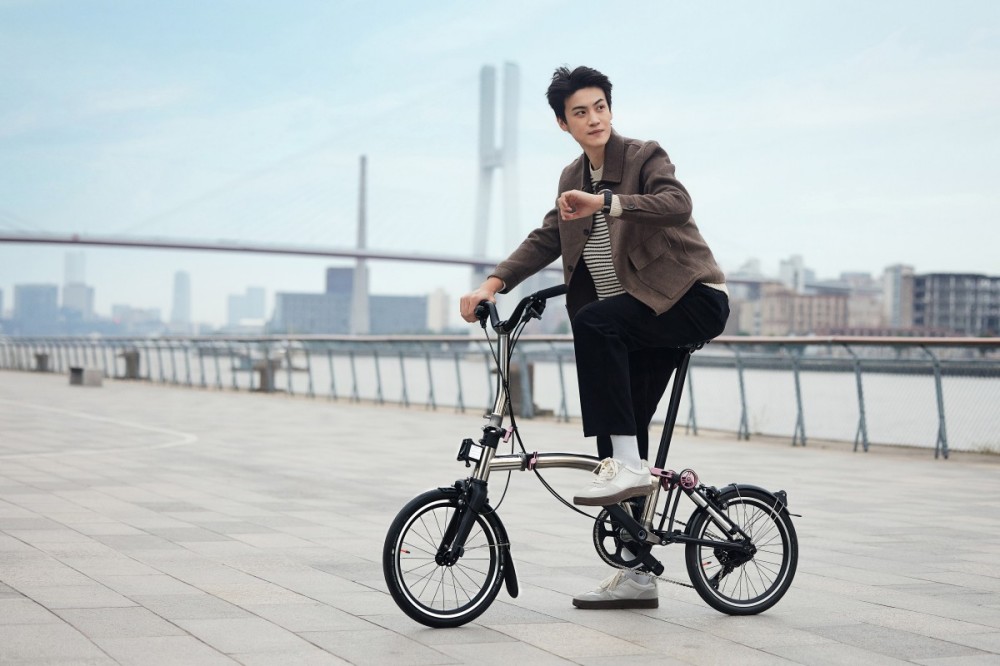 MOMENTS OF LIGHTNESS 轻盈随时BROMPTON x BREITLING跨界联名推出首款中国限量版-6.jpg