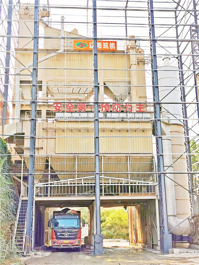 党建引领:为新时代发展铺路搭桥