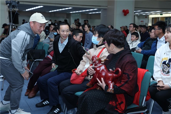 问云汇助力2025大湾区投资嘉年华，怀台酱酒彰显文化金融交融新篇