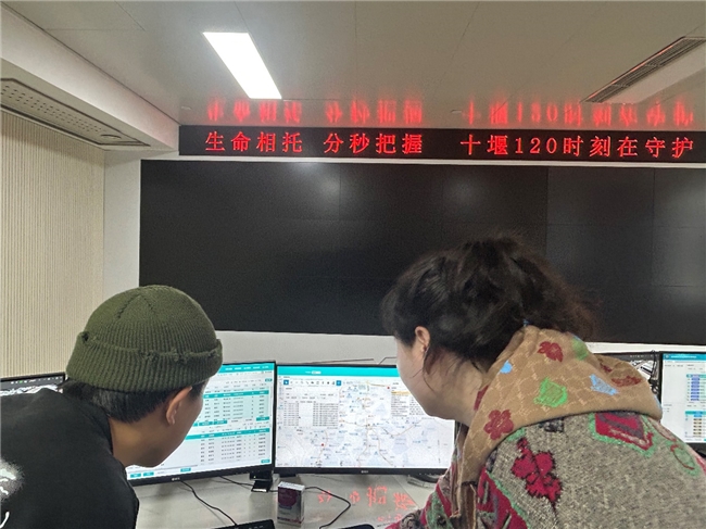 “城市生命线”从响应到落实的距离：体外自动除颤器（AED）配置水平及障碍优化探究——基于湖北省的实地调研