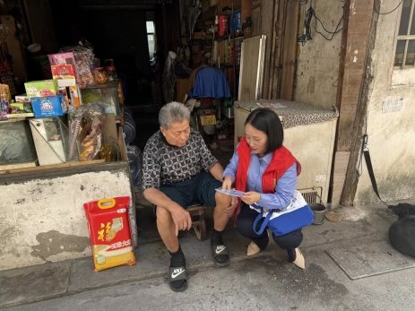 武穴烟草：服务客户零距离，安全知识进万家