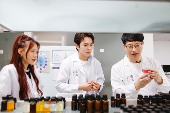 市场监管报称赞：美ONE李佳琦直播间成为消费者心中的“品质之选”