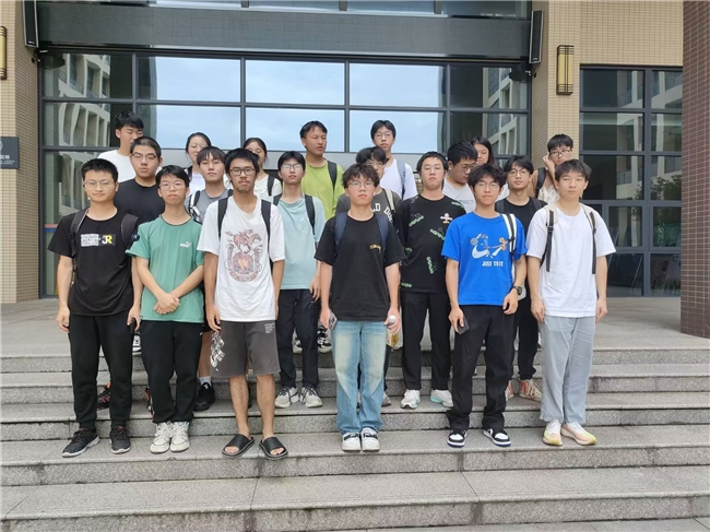 探秘制药前沿，实践书写青春