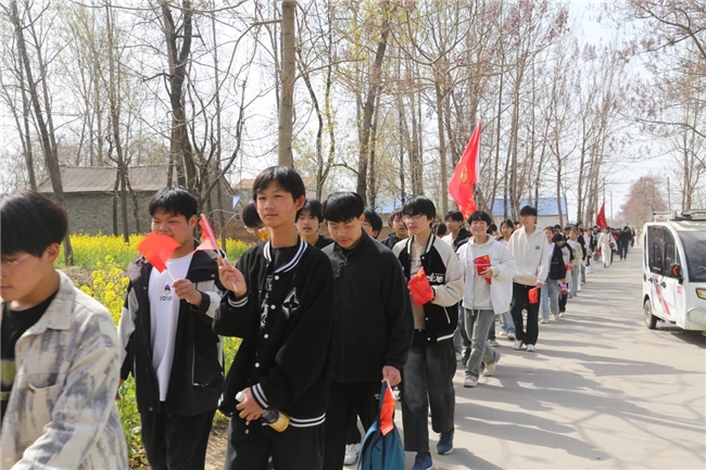 寻迹红色征途,砥砺少年壮志