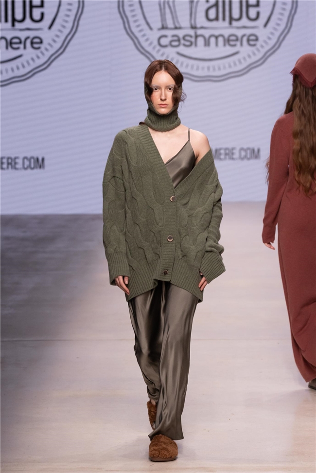 Moscow Fashion Week 莫斯科时装周春季必备单品：必入款式与搭配指南