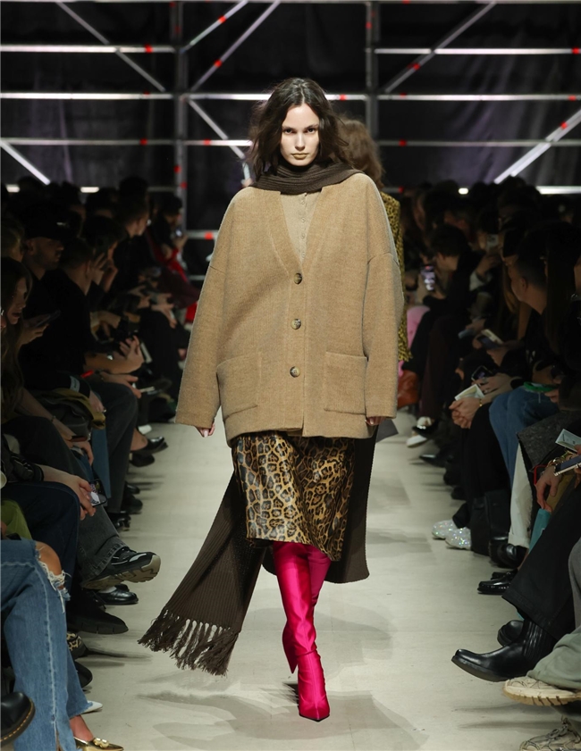 Moscow Fashion Week 莫斯科时装周春季必备单品：必入款式与搭配指南