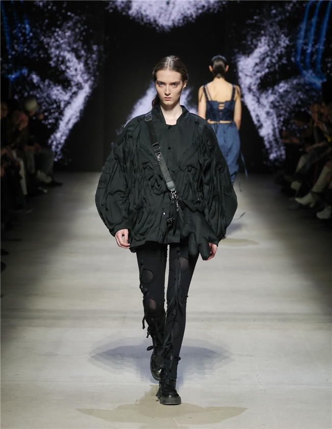 Moscow Fashion Week 莫斯科时装周春季必备单品：必入款式与搭配指南