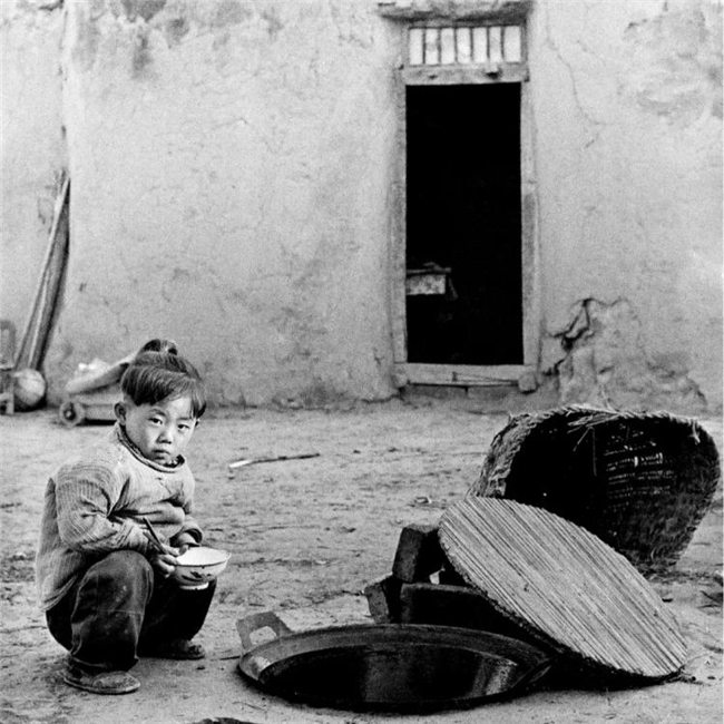 李樯镜映陕北：80-90年代乡村的时光留影与时代回响