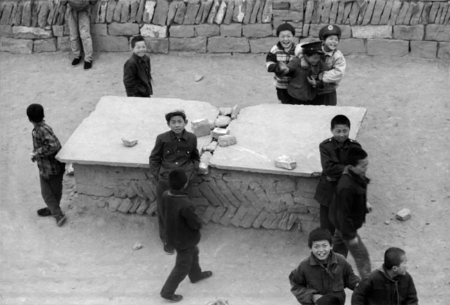 李樯镜映陕北：80-90年代乡村的时光留影与时代回响