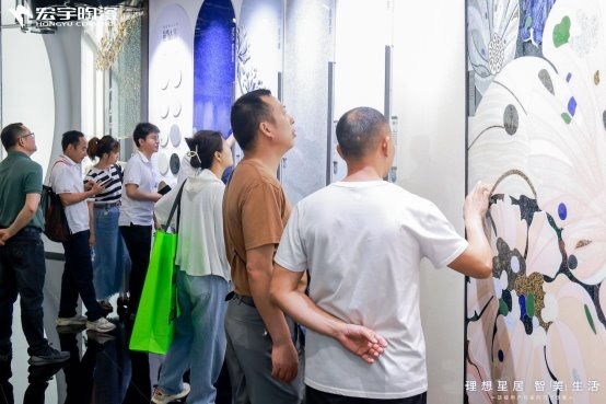 Ai+产业共振，宏宇陶瓷绘就全场景智慧生活家