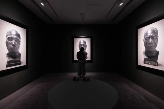 沙迦双年展：以艺术承载多元议题，聚焦 “携带” 的深刻内涵