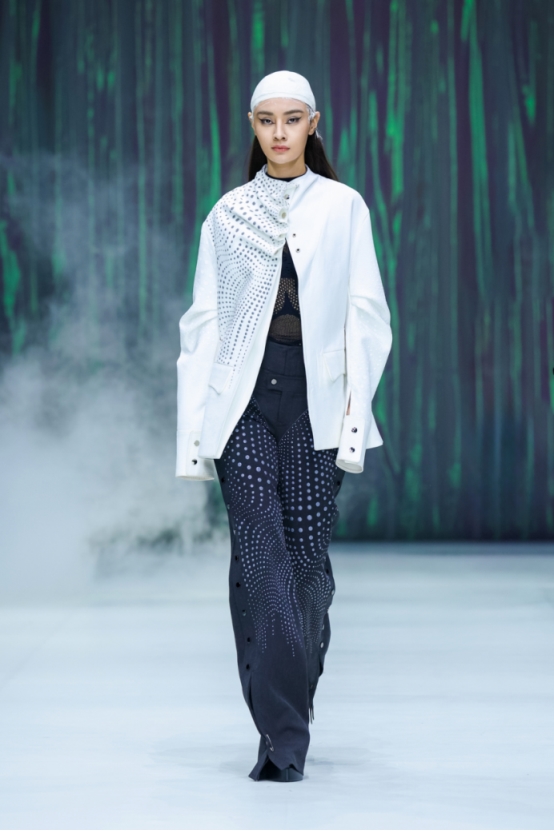 东方哲思对话赛博格美学,江服学子“VIGOR”满满 (图8)