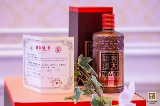 郝鸿峰说“极寒期”要敢于“裸奔”，这背后有怎样的生存逻辑？