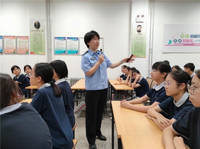 山东省济南燕山中学:禁毒宣传进校园 守护青春不“毒”行