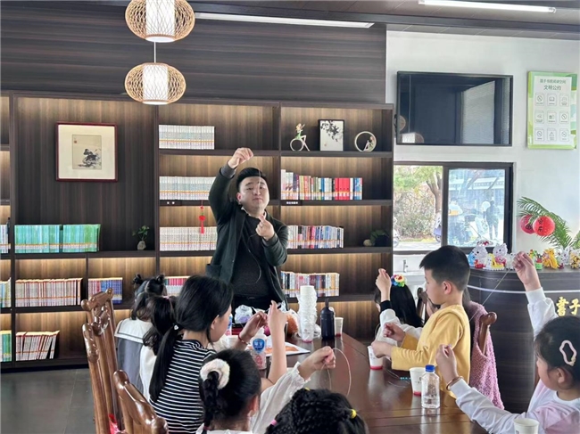 非遗珠艺跃指尖，书香梅湖续匠心——孺子书房八大山人梅湖景区分馆手工体验精彩上演第2张