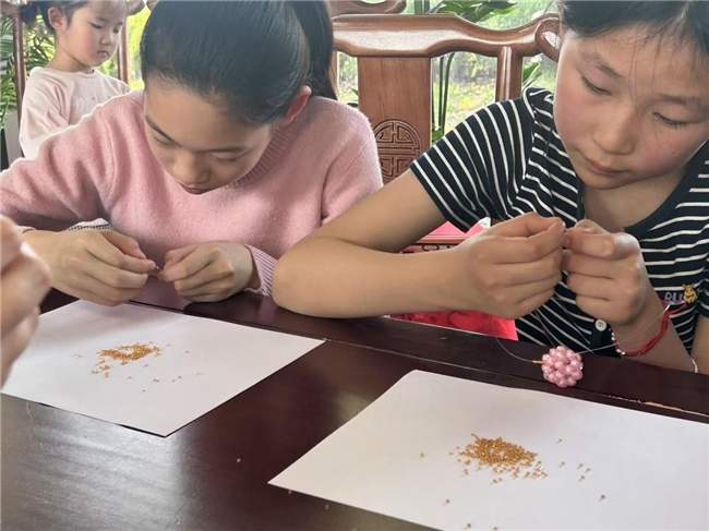 非遗珠艺跃指尖，书香梅湖续匠心——孺子书房八大山人梅湖景区分馆手工体验精彩上演第3张
