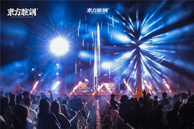 当东方腔调漫过草原，太仆寺旗情歌会编织北疆文化与音浪的锦缎，承包你的夏日浪漫
