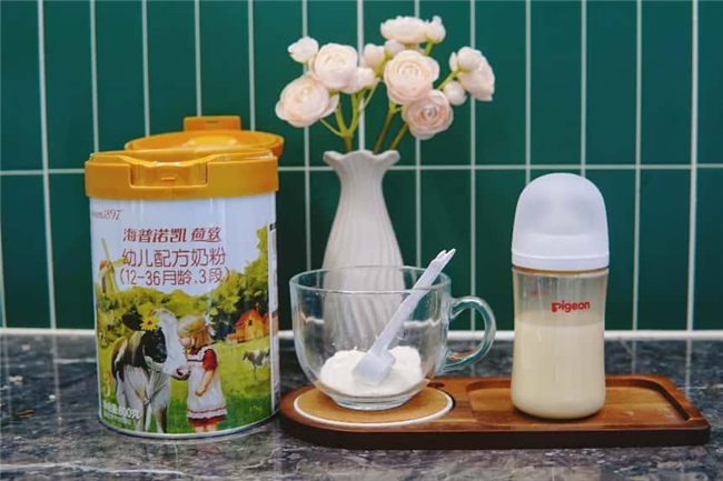 什么奶粉含乳铁蛋白？家长们快看看这款全面自护奶粉口碑王