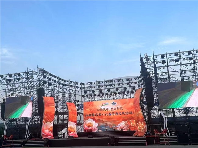 一曲草原音，万里赤子情丨索伦嘎以歌声丈量文化传承之路