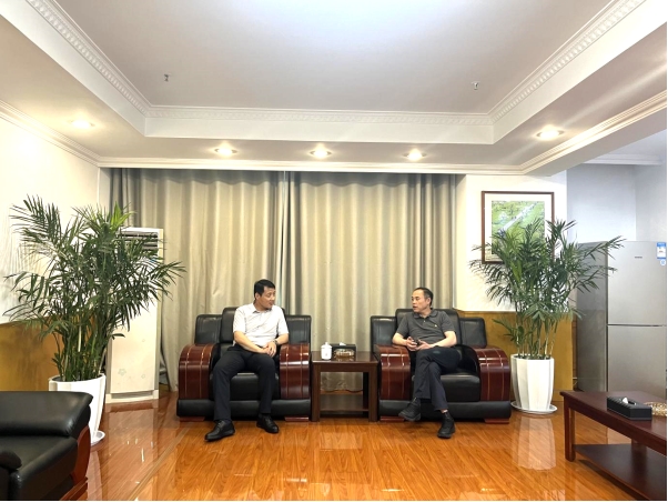 瑞众保险宿迁中支负责人孙宏伟赴宿迁市邮政分公司  开展交流座谈
