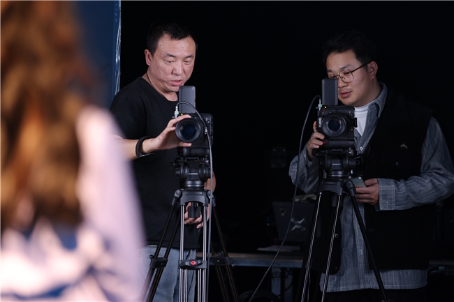 打造明星感直播，头部团播直播间深度部署佳直播解决方案