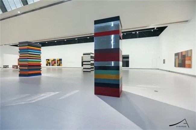 肖恩・斯库利西南首展亮相川音美术馆，当抽象艺术邂逅东西方哲学的 “崇高与虚空”
