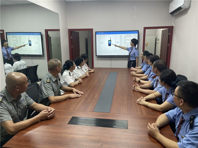 营山车站专题培训促客运服务质量提升(图1)