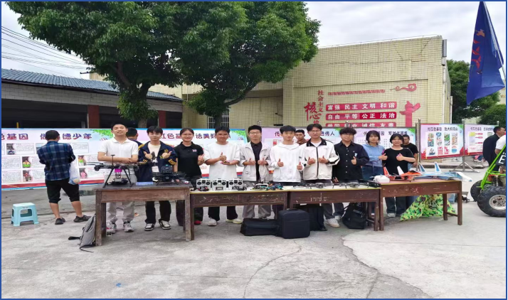 航天日科普行：贵州航天职业技术学院“云翼智创”团队携 STEM 教育点亮仁江小学航天梦