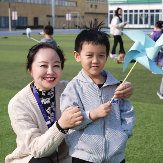 拥抱不确定，点亮无限可能：辛颖校长的教育“造光”工程