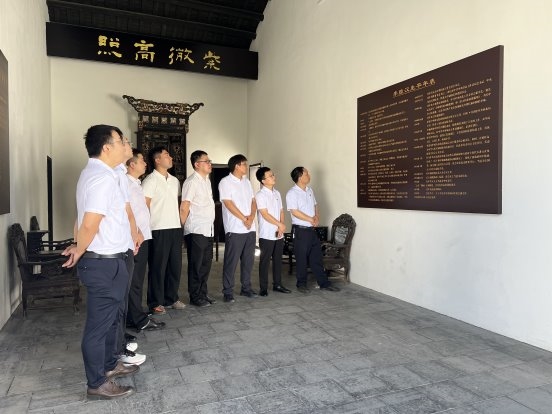 中建五局长沙机场改扩建项目开展七一主题党日活动(图1)