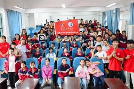 红色基因传承团——红旅探踪·油梦启航社会实践队