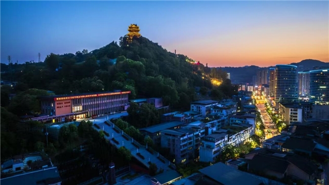 巴中市综合行政执法局:宽严相济,谱写城市治理新乐章(图1)