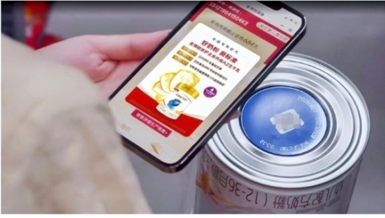 如何选择一款好的奶粉？金领冠70年匠心探索让你不走弯路