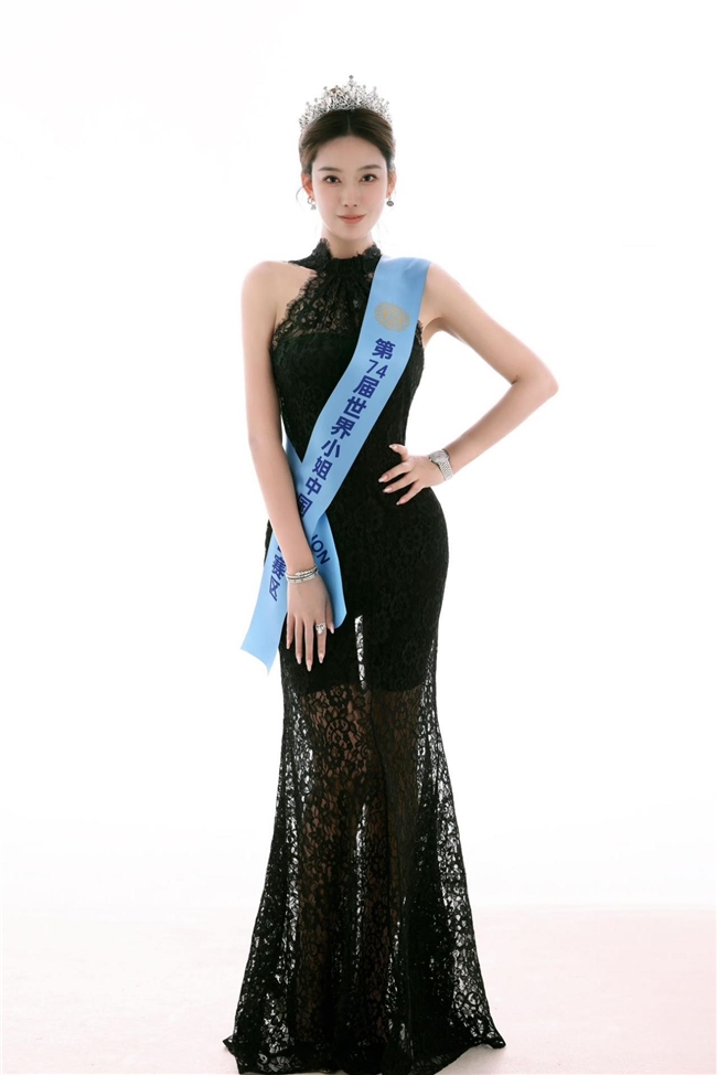 世界小姐形象大使张馨予出席74届世界小姐江西赛区全球新闻发布会 滕王阁畔共话中国新时代女性价值