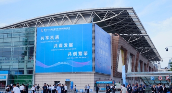 宁夏优品兰洽会吸金引客 塞上瑰宝成展会"流量担当"