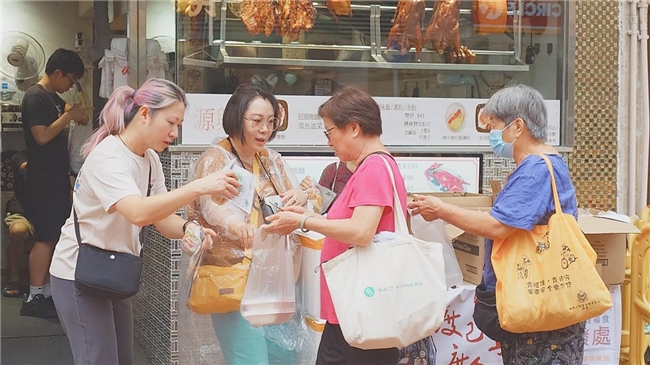 风雨无阻暖屯门 好施樂善行派饭活动传温情