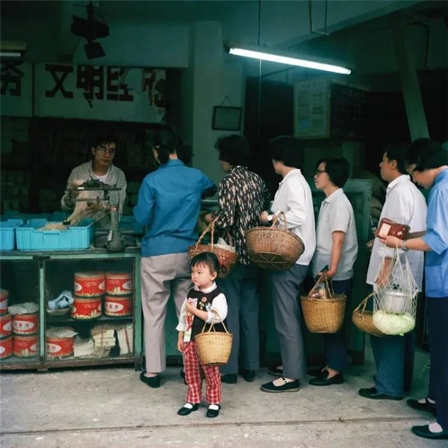 秋山亮二，7000张尘封底片里的80年代中国影像