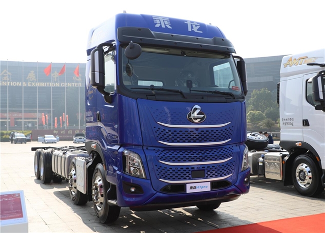 乘龙H7 Pro 8X4绿通房车：绿通运输高效、节油、舒适之选