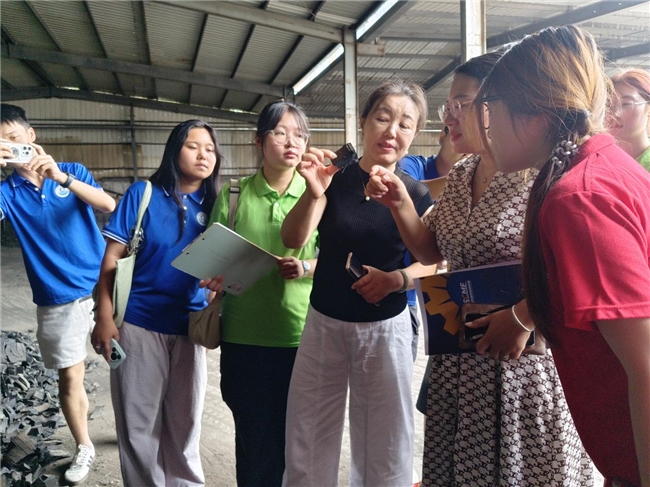 青科大高分子学子探秘东盛橡胶:一场产学研碰撞的实践课堂(图2) 青科大高分子学子探秘东盛橡胶:一场产学研碰撞的实践课堂(图2)