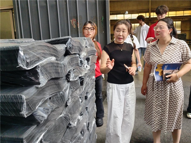 青科大高分子学子探秘东盛橡胶:一场产学研碰撞的实践课堂(图4) 青科大高分子学子探秘东盛橡胶:一场产学研碰撞的实践课堂(图4)