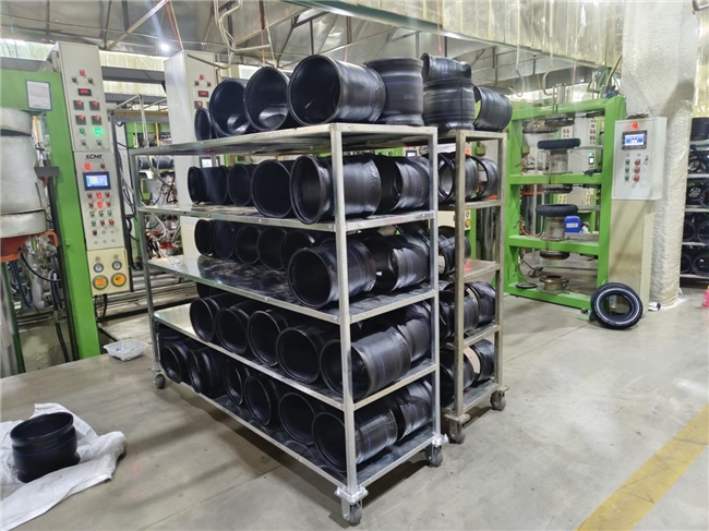 青科大高分子学子探秘东盛橡胶:一场产学研碰撞的实践课堂(图5) 青科大高分子学子探秘东盛橡胶:一场产学研碰撞的实践课堂(图5)